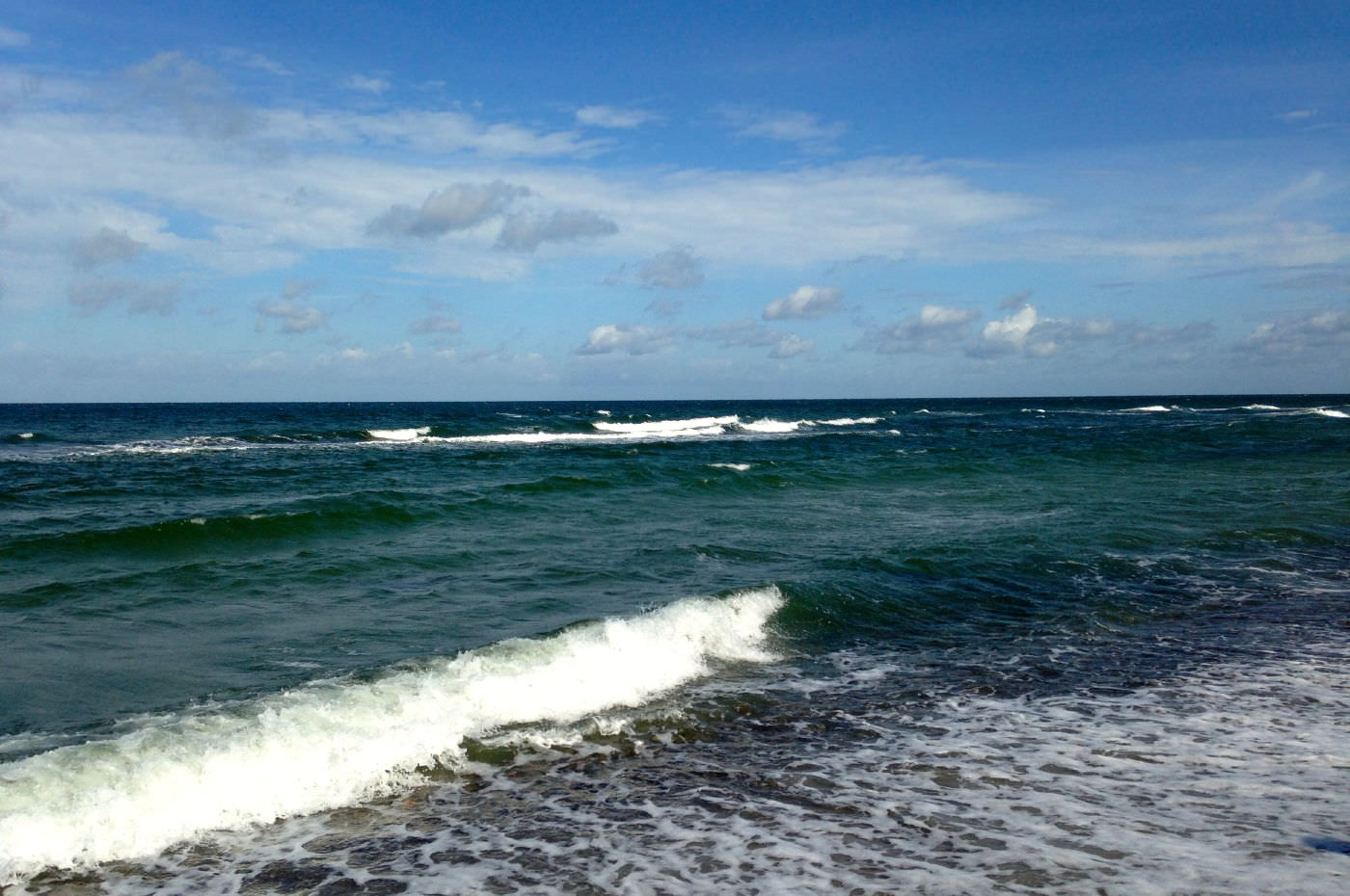 Wellen am Strand in Rerik